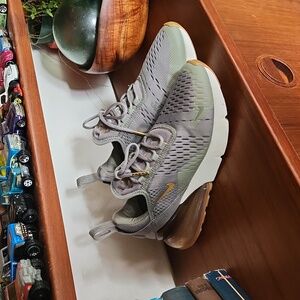 Nike 270 Stucco W size 6 shoes Gray grey